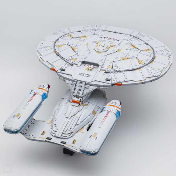 lego icons 10356 star trek next generation uss enterprise ncc1701d review 18