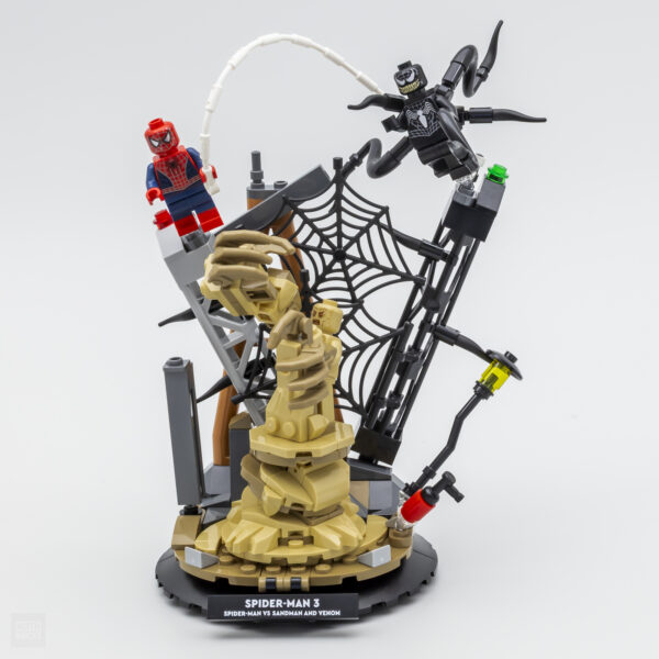 Très vite testé : LEGO Marvel 76334 Epic Battle: Spider-Man vs. Sandman