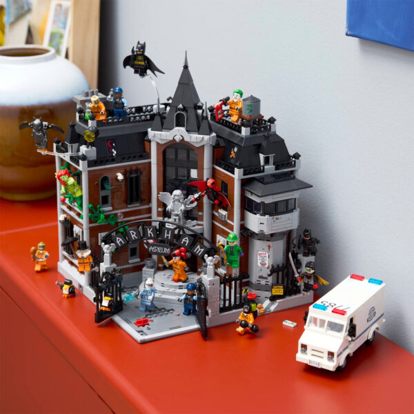 top lego dc 76300 arkham asylum