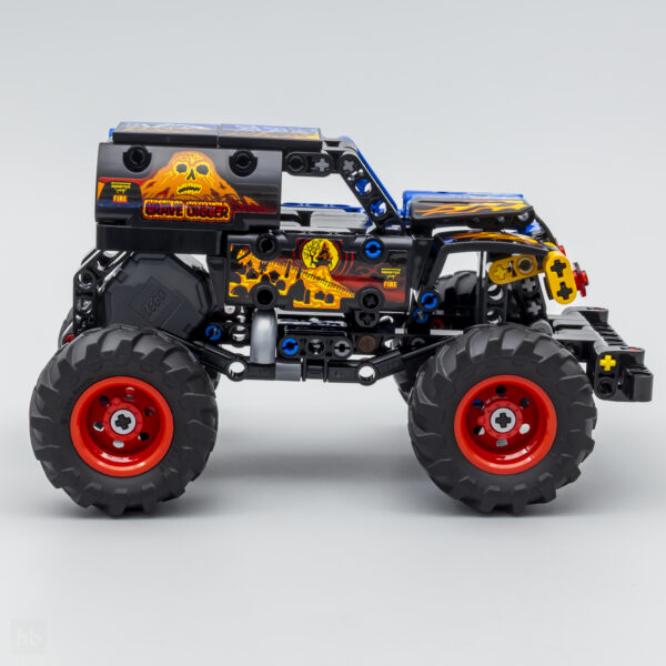 42219 42220 lego technic monster jam grave digger sparkle smash review 3