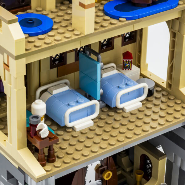 76463 lego harry potter hogwarts castle hospital wing review 7