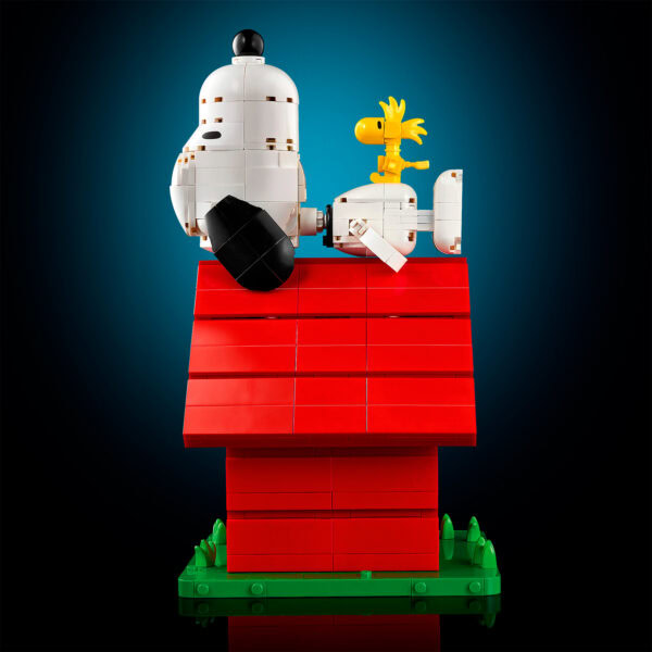 21368 lego ideas peanuts snoopy doghouse 2026 4