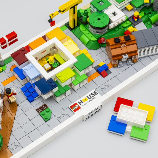 40507 lego house i love billund exclusive review 5