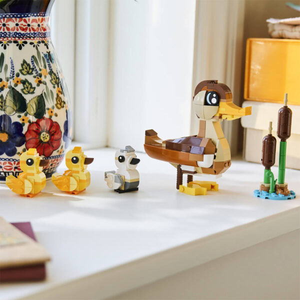 40885 lego creator duck family gwp 2026 4