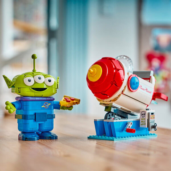 43307 Lego Disney Pixar Toy Story Alieno con giro sul razzo di Pizza Planet 2026 6