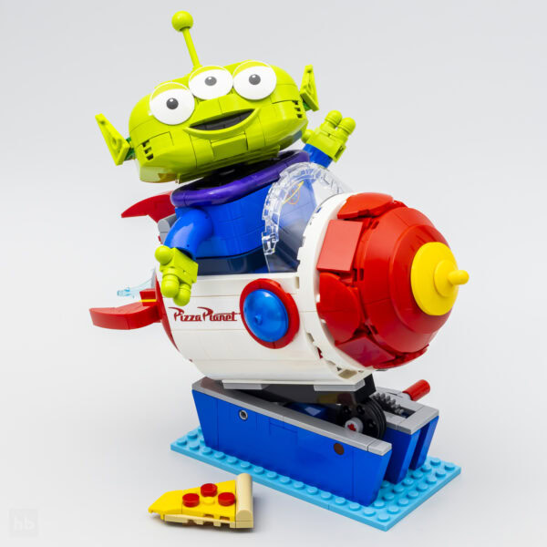 Recensione del set Lego Disney Pixar Alien con giro sul razzo Pizza Planet 43307 (versione 2)