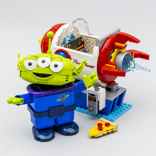 Recensione del set Lego Disney Pixar Alien con giro sul razzo Pizza Planet 43307 (versione 3)