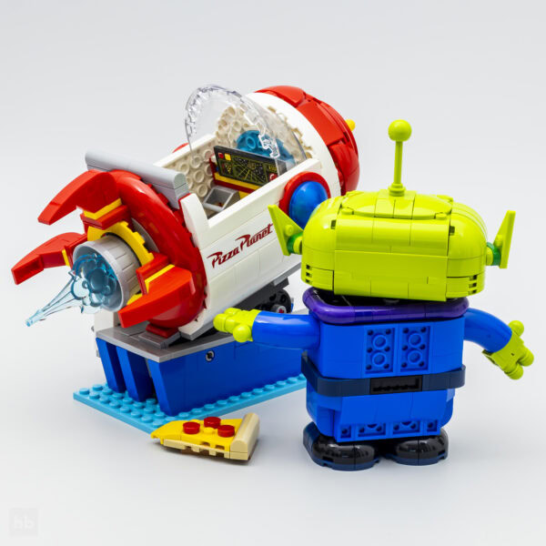 Recensione del set Lego Disney Pixar Alien con giro sul razzo Pizza Planet 43307 (versione 5)