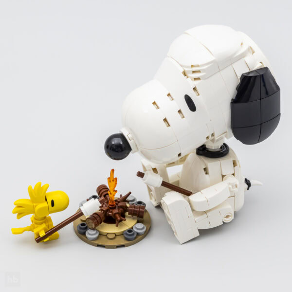 21368 lego ideas peanuts snoopy doghouse review 10