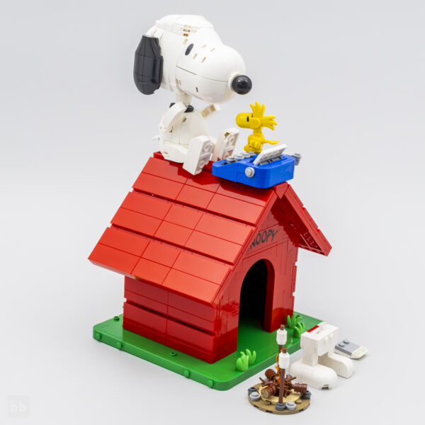 21368 lego ideas peanuts snoopy doghouse review 13