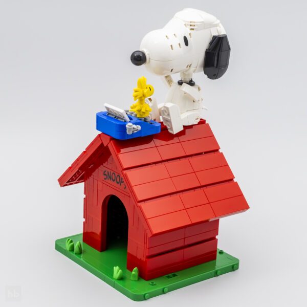 21368 lego ideas peanuts snoopy doghouse review 2