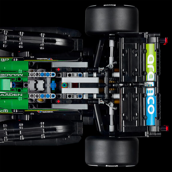 Lego Technic 42240 Aston Martin Aramco AMR25 6