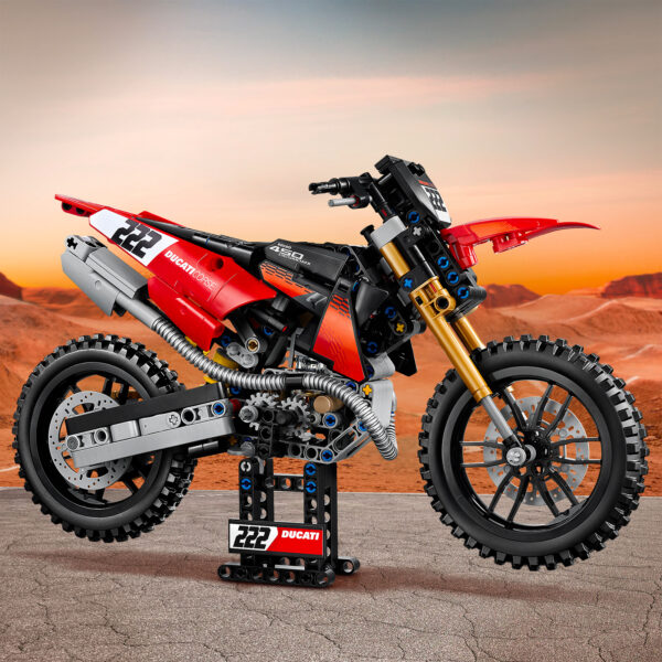 42238 乐高科技系列杜卡迪 Desmo450 MX 工厂 2
